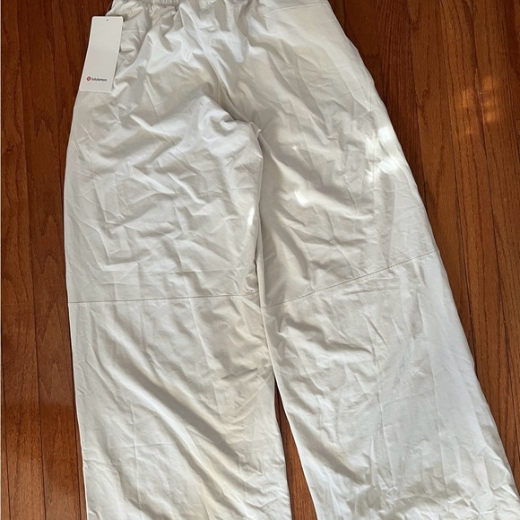 NWT Lululemon Swift Wide-Leg Mid-Rise Pant
Size 8
Color: Bone - Picture 11 of 13